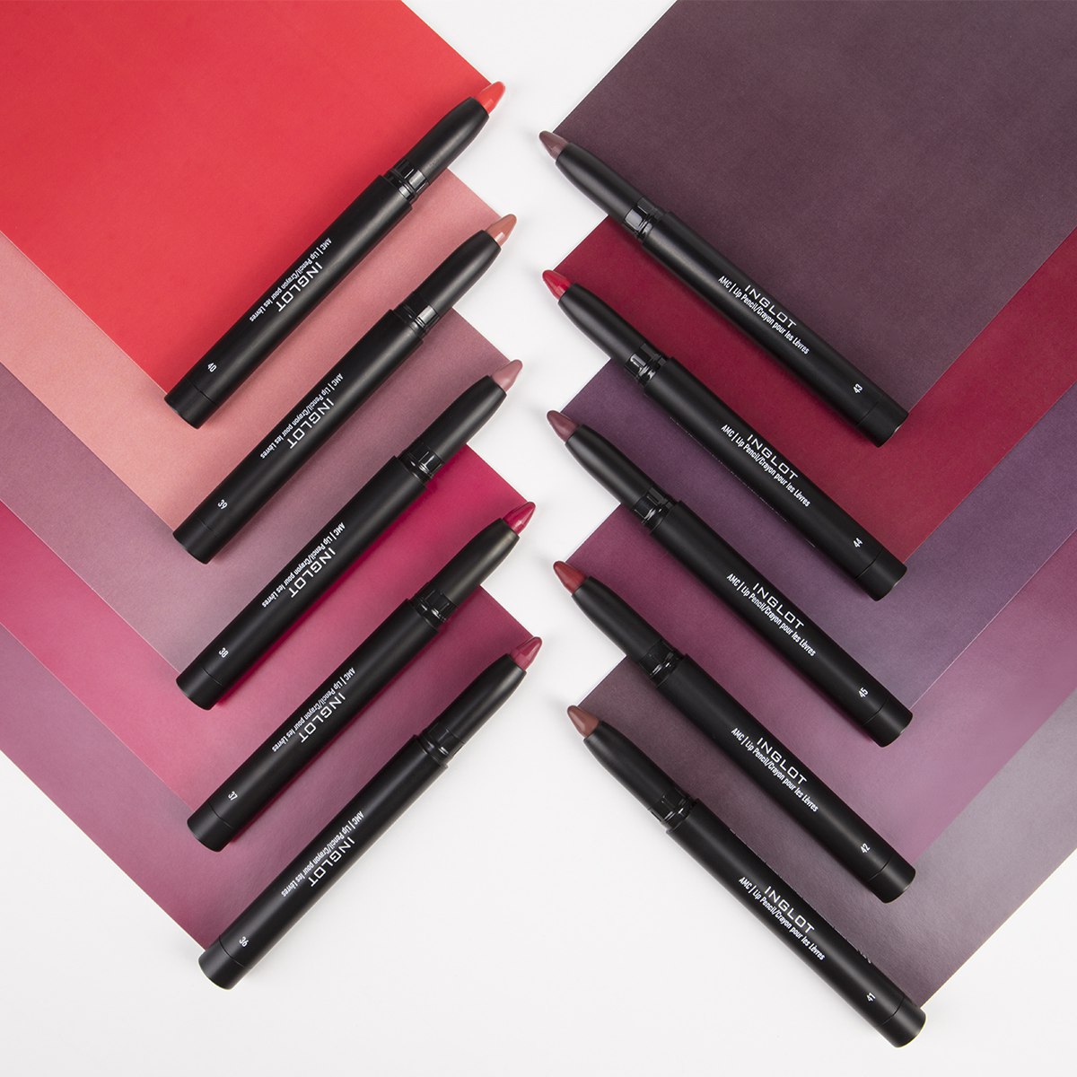 Контурный карандаш  для губ AMC с точилкой INGLOT (AMC LIP  PENCIL MATTE WITH SHARPENER 17)