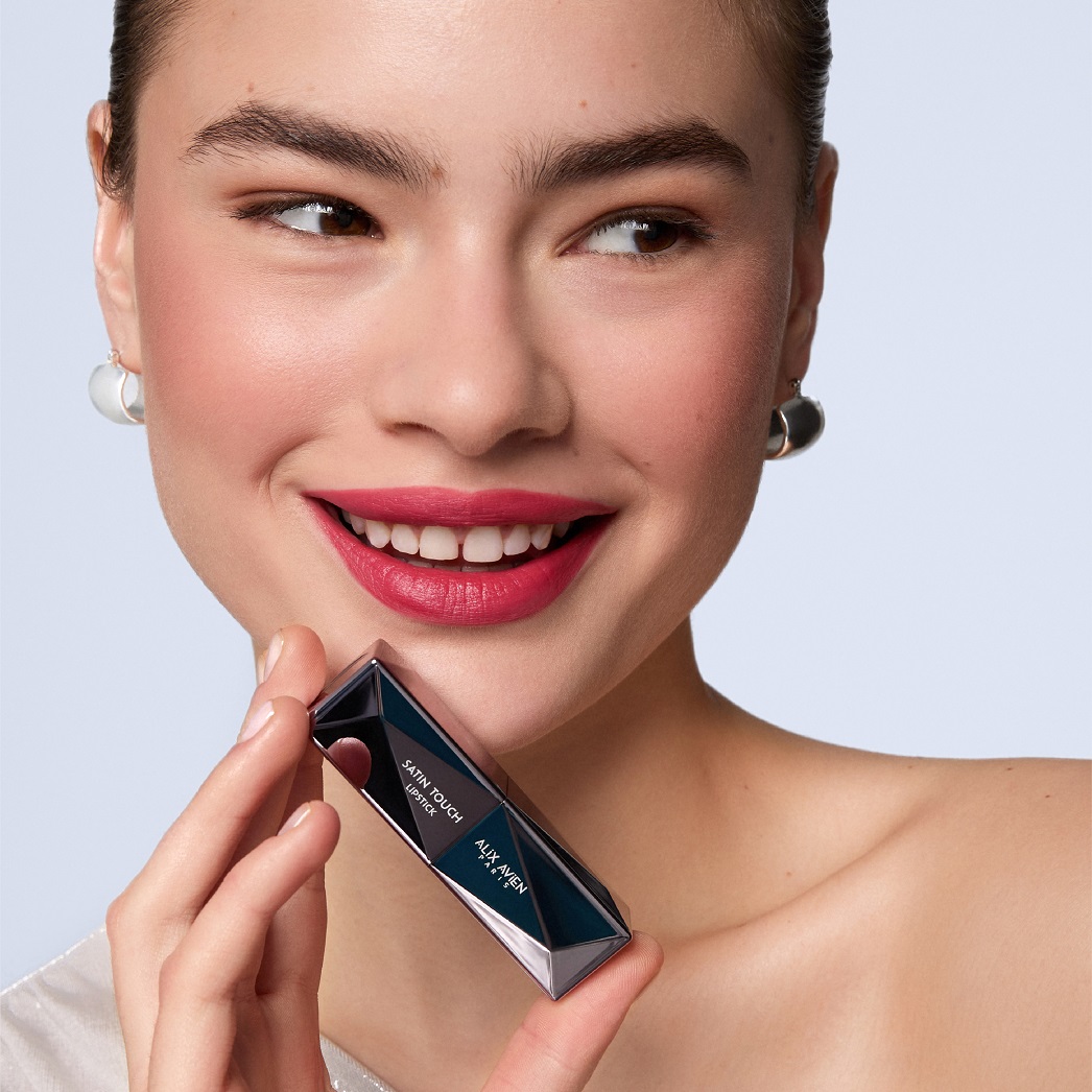 Помада сатиновая ALIX AVIEN (Lipstick satin touch 820 bright maroon)