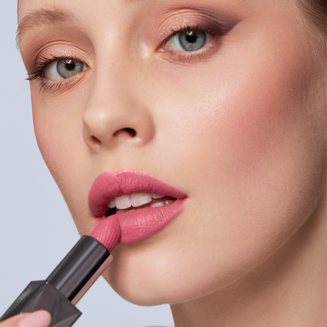 Помада сатиновая ALIX AVIEN (Lipstick satin touch 806 candy pink)